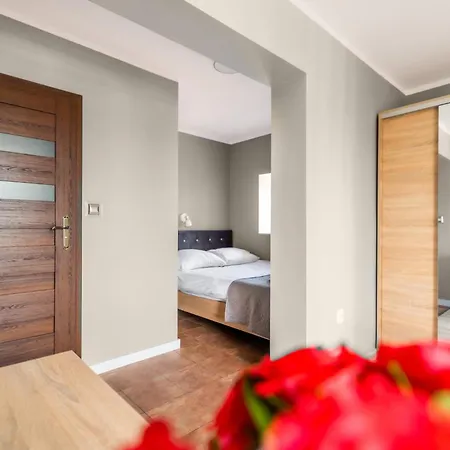 Reveliqa2 - Pokoje Goscinne I Apartamenty Pobierowo Exterior photo