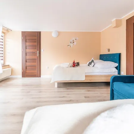 Reveliqa2 - Pokoje Goscinne I Apartamenty Pobierowo Exterior photo