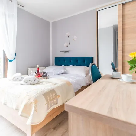 Reveliqa2 - Pokoje Goscinne I Apartamenty Pobierowo Exterior photo