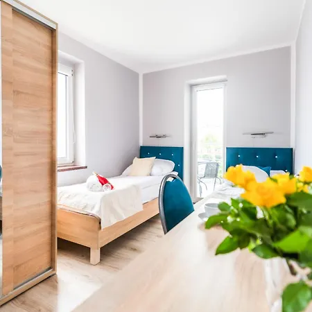 Reveliqa2 - Pokoje Goscinne I Apartamenty Pobierowo Exterior photo