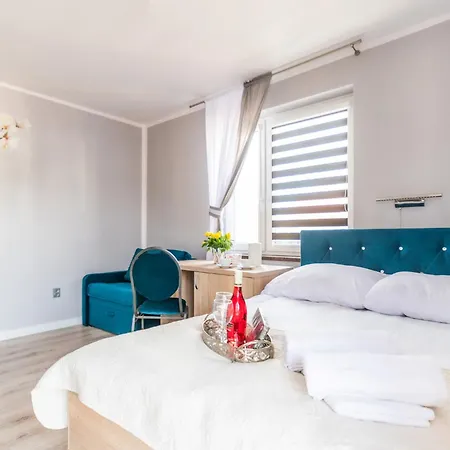 Reveliqa2 - Pokoje Goscinne I Apartamenty Pobierowo Exterior photo