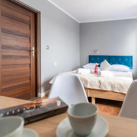 Reveliqa2 - Pokoje Goscinne I Apartamenty Pobierowo Exterior photo