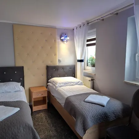 Reveliqa2 - Pokoje Goscinne I Apartamenty Pobierowo Exterior photo